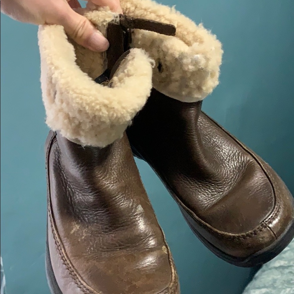 Ugg Australia Waterproof women’s size 5